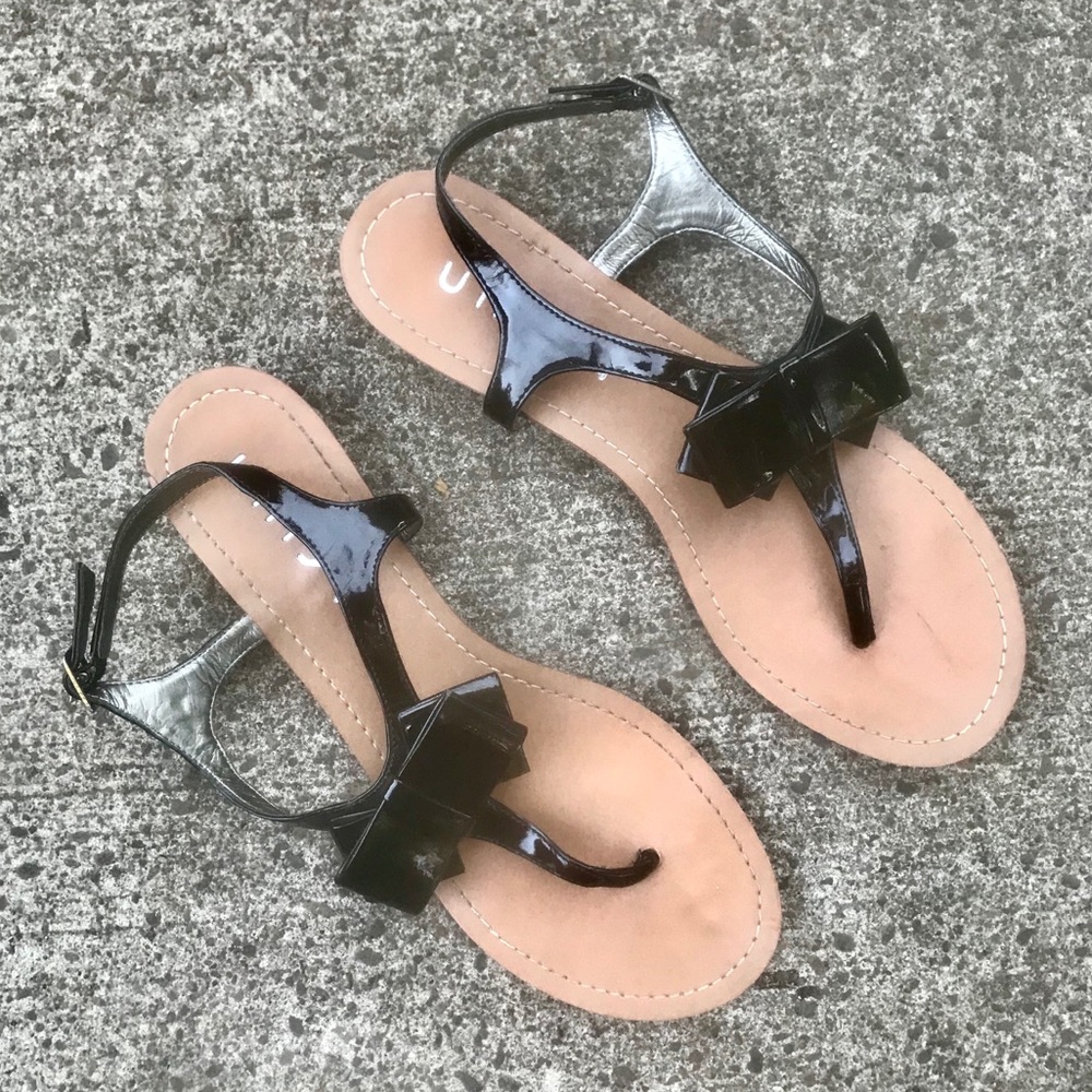 NWOB Unisa Geo Bow Thong Sandals